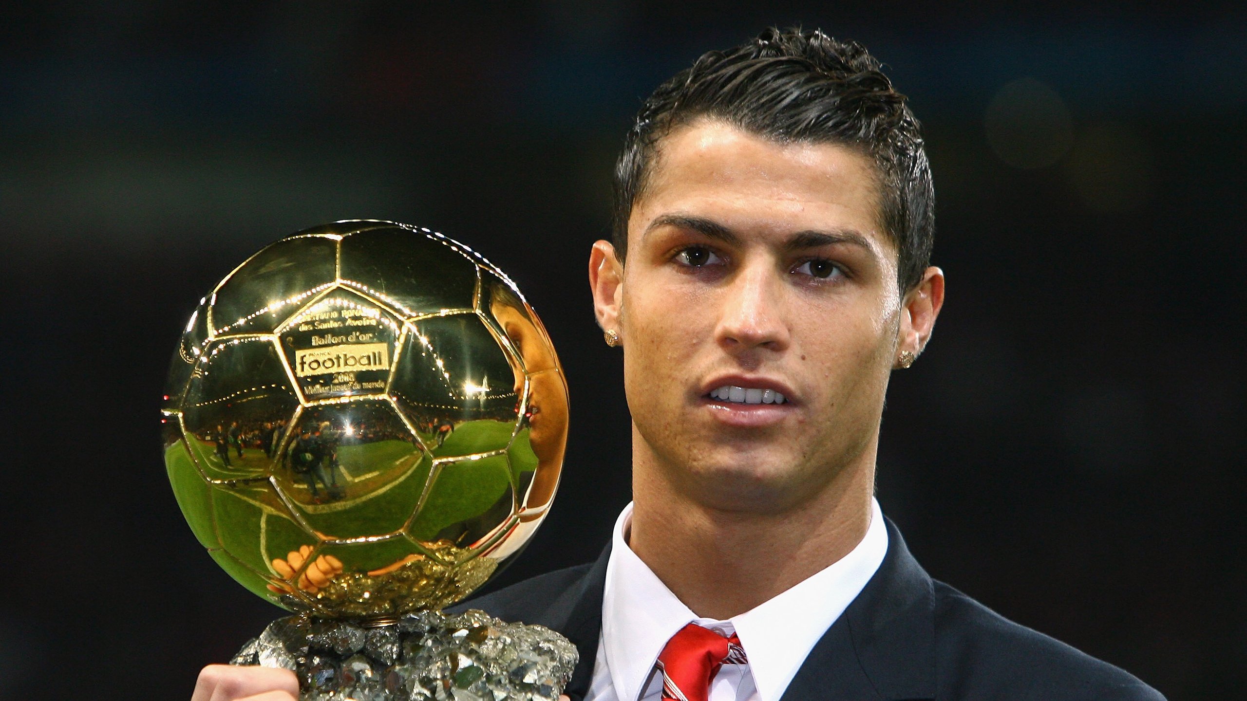 世界杯决赛：阿根廷守门员再演点球心理战 节奏干扰被镜头全程捕捉